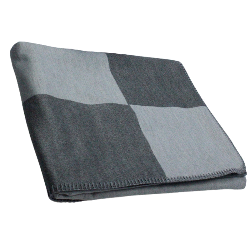 GUANZHI A Thin quilt for the living room Stylish all-in-one air conditioning blanket