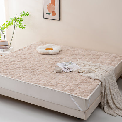 LIERDE Ultra Soft Tuffy Bed Pad  Bedding is made with coral flannel for non-slip protection